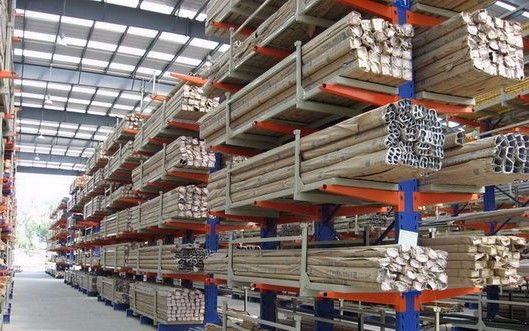 Χάλυβα Q235 Ρυθμίσιμα ράφια με ανυψωτήρα για αποθήκευση βιομηχανικών αποθηκών
