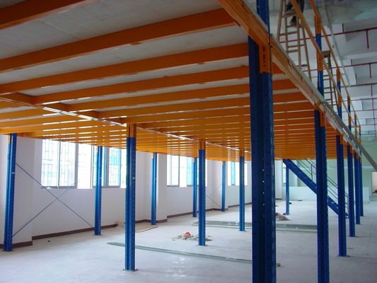 Σιδηρουργική δομή βαρέος φόρτωμα Μεζανίνο πάτωμα για αποθηκευτικό ράφι αποθήκευσης υποστηρίζεται
