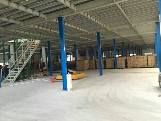 Ασφάλεια Σιδηρουργική δομή Βιομηχανικά δάπεδα μεζάνιν, συναρμολογημένη πλατφόρμα αποθήκευσης μεζάνιν