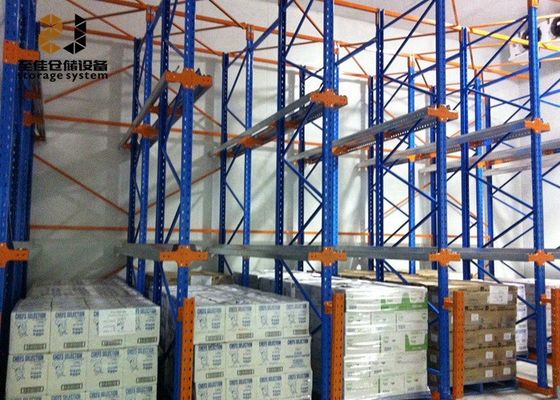 Συστήματα βιομηχανικών ράφων αναψυκτικών Επιστρώσεις σκόνης στενό διάδρομο ράφι παλέτας