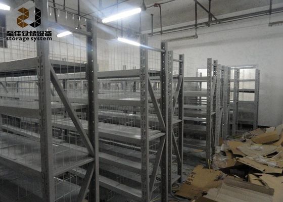 Q235 / Q345 Χάλυβα Heavy Duty Βιομηχανικά ράφια σε εξατομικευμένο μέγεθος