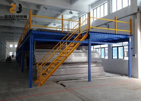 Επαλλασσόμενα με επικάλυψη σε σκόνη ηποξυγόνου Βιομηχανικά μεζανίνια πάτωμα 2 στρώματα Αποθηκευτικά ράφια αποθήκης