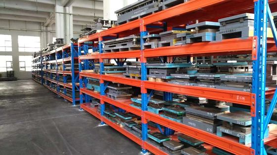Προστασία από τη διάβρωση Τελικά βιομηχανικά ράφια αποθήκευσης μετάλλων για ευέλικτες λύσεις αποθήκευσης